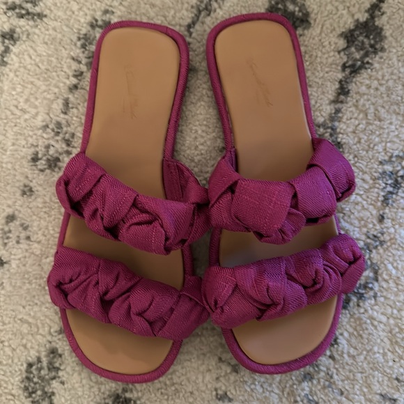 Pretty Pink Flats - Picture 2 of 4